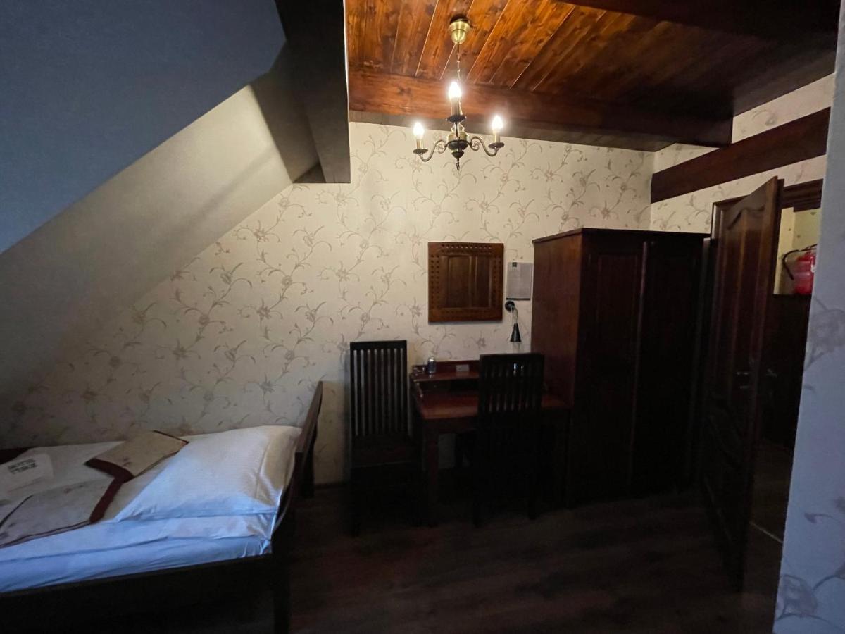 Hotel Tyrol I Restauracja Zycie Gruzji Osielsko Dış mekan fotoğraf