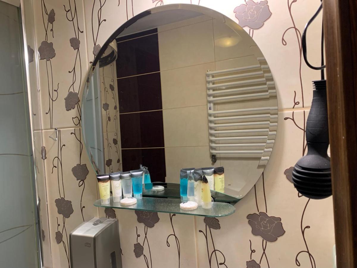 Hotel Tyrol I Restauracja Zycie Gruzji Osielsko Dış mekan fotoğraf