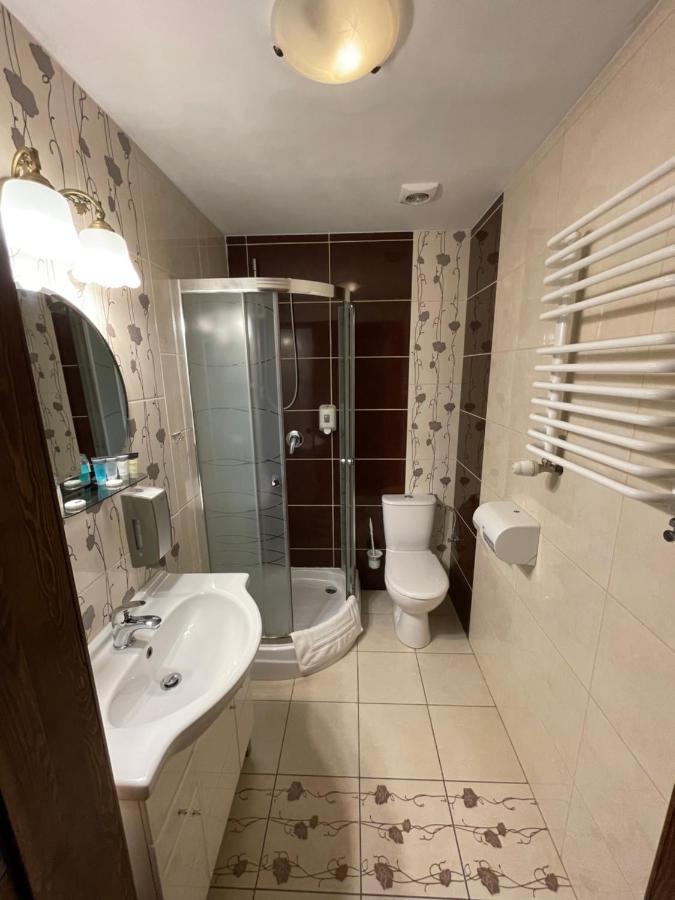 Hotel Tyrol I Restauracja Zycie Gruzji Osielsko Dış mekan fotoğraf