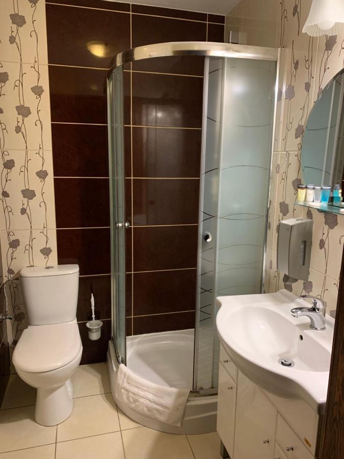Hotel Tyrol I Restauracja Zycie Gruzji Osielsko Dış mekan fotoğraf