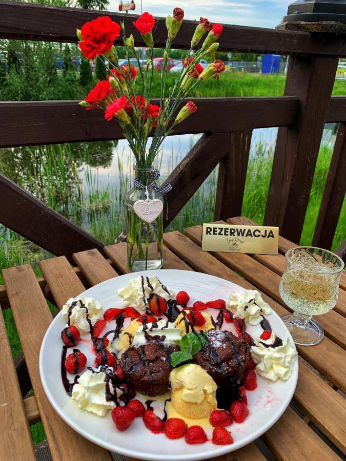 Hotel Tyrol I Restauracja Zycie Gruzji Osielsko Dış mekan fotoğraf