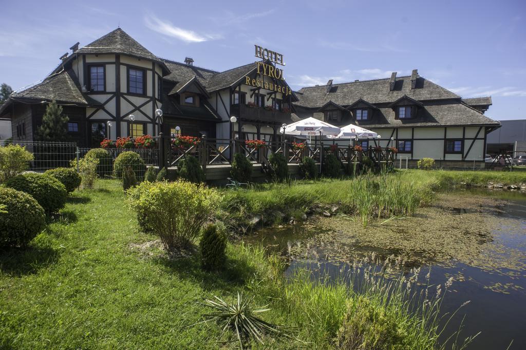 Hotel Tyrol I Restauracja Zycie Gruzji Osielsko Dış mekan fotoğraf